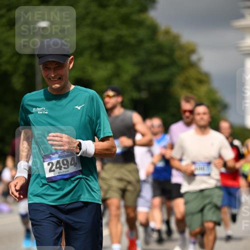 29.06.2025 - hella hamburg halbmarathon Dr. Thomas Lammeyer http://msf.ph/oto/8367961 29.06.2025 10:19:33 Kennedybrücke 1440, 1890, 2110, 2140, 2494, 2720, 2989, 3417, 4007, 4466, 5069, 5739, 6287, 6376, 6576, 7452, 7809, 7810, 7941, 7942, 8885, 9113, 9192, 9423, 9556, 9657, 9847, 10108, 10775, 10963 meine-sportfotos.de