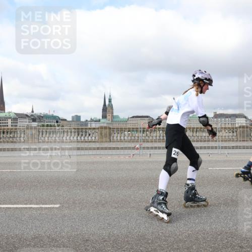 29.06.2025 - hella hamburg halbmarathon Lena Gebhardt http://msf.ph/oto/8367970 29.06.2025 09:10:54 Lombardsbrücke 26, 00064 meine-sportfotos.de