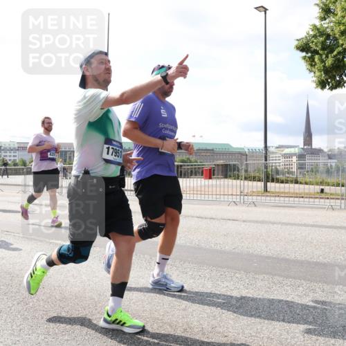 29.06.2025 - hella hamburg halbmarathon Lena Gebhardt http://msf.ph/oto/8367987 29.06.2025 10:02:01 Lombardsbrücke 16540, 6327, 428, 17951, 1184, 1329, 1364, 1432, 1453, 1464, 1653, 1722, 1724, 1729, 1881, 1940, 2142, 2167, 2322, 2323, 2591, 2806, 2957, 3039, 3169, 4286, 4328, 4663, 4985, 5547, 5602, 5603, 5742, 5763, 6166, 6295, 6302, 6322, 6327, 6438, 6595, 6921, 7031, 7189, 7223, 7243, 8392, 8578, 8822, 8926, 9020, 9021, 9156, 9230, 9353, 9741, 9928, 10177, 10281, 10301, 10882, 10915, 11043, 11554, 11871, 11938, 12315, 12316, 12491, 14471, 14660, 14677, 16420 meine-sportfotos.de