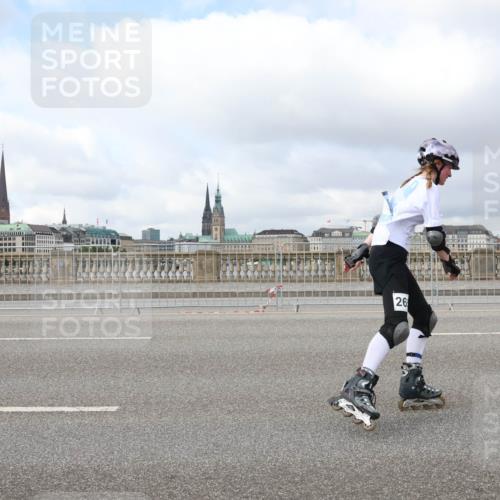29.06.2025 - hella hamburg halbmarathon Lena Gebhardt http://msf.ph/oto/8368002 29.06.2025 09:10:54 Lombardsbrücke 26, 20264 meine-sportfotos.de