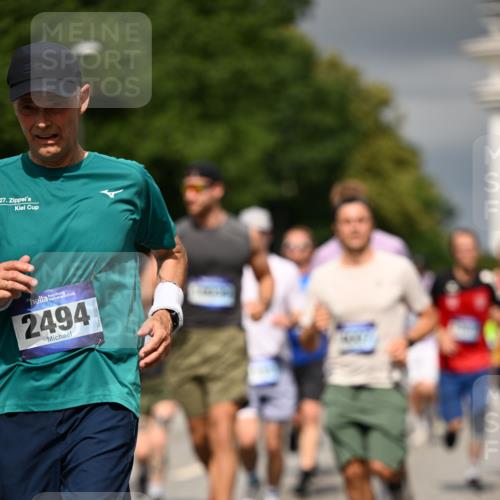 29.06.2025 - hella hamburg halbmarathon Dr. Thomas Lammeyer http://msf.ph/oto/8368036 29.06.2025 10:19:33 Kennedybrücke 1440, 1890, 2110, 2140, 2494, 2720, 2989, 3417, 4007, 4466, 5069, 5739, 6287, 6376, 6576, 7452, 7809, 7810, 7941, 7942, 8885, 9113, 9192, 9423, 9556, 9657, 9847, 10108, 10775, 10963 meine-sportfotos.de