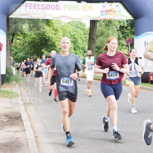 29.06.2025 - hella hamburg halbmarathon MichiJ http://msf.ph/oto/8368040 29.06.2025 10:44:14 Zwischen KM18-KM19 1200, 1715, 1833, 2025, 2488, 3093, 3413, 3859, 4426, 4467, 5457, 5458, 5728, 12774, 13376, 15189, 15584, 15726, 16830, 17769, 18966 meine-sportfotos.de