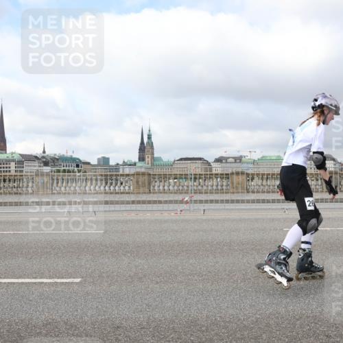 29.06.2025 - hella hamburg halbmarathon Lena Gebhardt http://msf.ph/oto/8368045 29.06.2025 09:10:55 Lombardsbrücke 26, 20264 meine-sportfotos.de