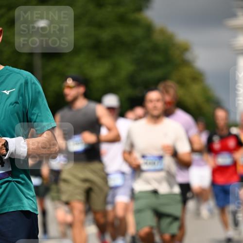 29.06.2025 - hella hamburg halbmarathon Dr. Thomas Lammeyer http://msf.ph/oto/8368061 29.06.2025 10:19:34 Kennedybrücke 1440, 1890, 2110, 2140, 2494, 2720, 2989, 3417, 4007, 4466, 5069, 5739, 6287, 6376, 6576, 7452, 7809, 7810, 7941, 7942, 8885, 9113, 9192, 9556, 9657, 9847, 10108, 10608, 10775, 10963 meine-sportfotos.de