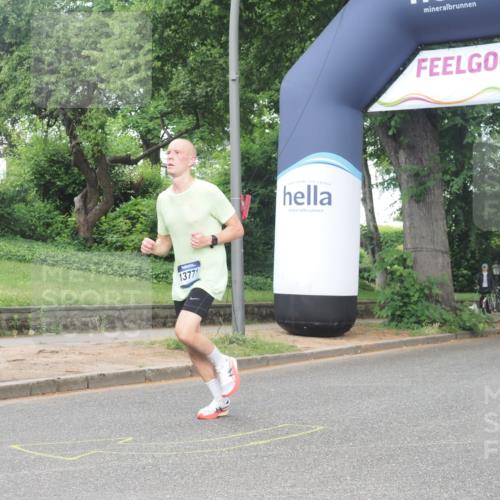 29.06.2025 - hella hamburg halbmarathon KatJ http://msf.ph/oto/8368065 29.06.2025 10:23:15 Zwischen KM18-KM19 5550, 7901 meine-sportfotos.de