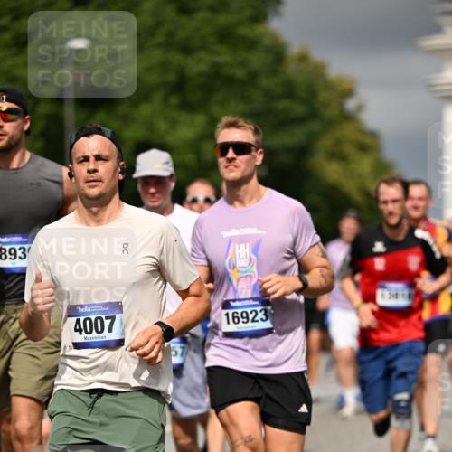 29.06.2025 - hella hamburg halbmarathon Dr. Thomas Lammeyer http://msf.ph/oto/8368113 29.06.2025 10:19:35 Kennedybrücke 1440, 1890, 2110, 2140, 2494, 2720, 2989, 3417, 4007, 4466, 5069, 5739, 6287, 6376, 6576, 7452, 7809, 7810, 7941, 7942, 8885, 9113, 9192, 9556, 9657, 9847, 10108, 10608, 10775, 10963 meine-sportfotos.de