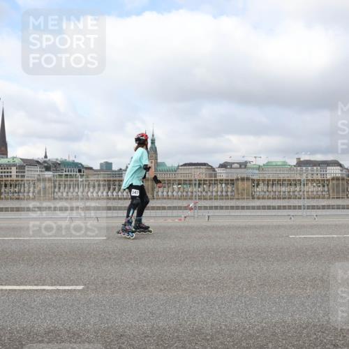 29.06.2025 - hella hamburg halbmarathon Lena Gebhardt http://msf.ph/oto/8368124 29.06.2025 09:10:56 Lombardsbrücke 347 meine-sportfotos.de