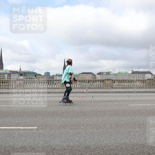 29.06.2025 - hella hamburg halbmarathon Lena Gebhardt http://msf.ph/oto/8368167 29.06.2025 09:10:56 Lombardsbrücke 347 meine-sportfotos.de