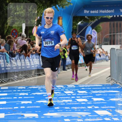 29.06.2025 - hella hamburg halbmarathon Strokosch-Dieckow http://msf.ph/oto/8368201 29.06.2025 10:28:16 Ziel 3075, 7389, 12529, 14140, 16711 meine-sportfotos.de
