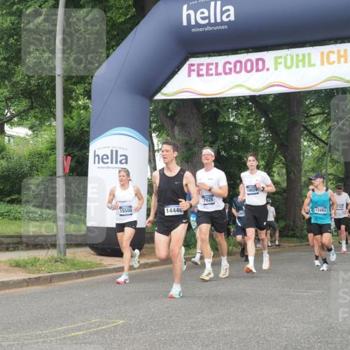 29.06.2025 - hella hamburg halbmarathon KatJ http://msf.ph/oto/8368260 29.06.2025 10:23:17 Zwischen KM18-KM19 5550, 7628, 7901 meine-sportfotos.de