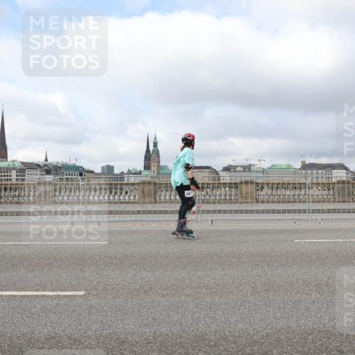 29.06.2025 - hella hamburg halbmarathon Lena Gebhardt http://msf.ph/oto/8368282 29.06.2025 09:10:56 Lombardsbrücke 347 meine-sportfotos.de