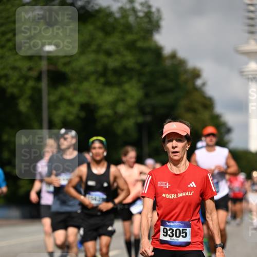 29.06.2025 - hella hamburg halbmarathon Dr. Thomas Lammeyer http://msf.ph/oto/8368313 29.06.2025 09:57:12 Kennedybrücke 1759, 2234, 2365, 2402, 2623, 2890, 2937, 3004, 3146, 3186, 3414, 4091, 4310, 4553, 4949, 5022, 5460, 5692, 6071, 6081, 6203, 6282, 6375, 6388, 6460, 6575, 6903, 7167, 7448, 7480, 7734, 9030, 9043, 9126, 9200, 9303, 9305, 9544, 9633, 9723, 9794, 9965, 11283 meine-sportfotos.de