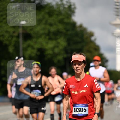 29.06.2025 - hella hamburg halbmarathon Dr. Thomas Lammeyer http://msf.ph/oto/8368338 29.06.2025 09:57:12 Kennedybrücke 1759, 2234, 2365, 2402, 2623, 2890, 2937, 3004, 3146, 3186, 3414, 4091, 4310, 4553, 4949, 5022, 5460, 5692, 6071, 6081, 6203, 6282, 6375, 6388, 6460, 6575, 6903, 7167, 7448, 7480, 7734, 9030, 9043, 9126, 9200, 9303, 9305, 9544, 9633, 9723, 9794, 9965, 11283 meine-sportfotos.de
