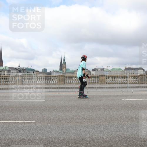 29.06.2025 - hella hamburg halbmarathon Lena Gebhardt http://msf.ph/oto/8368344 29.06.2025 09:10:56 Lombardsbrücke 347 meine-sportfotos.de