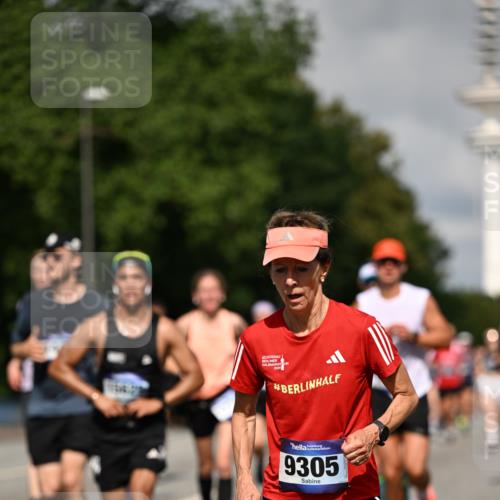 29.06.2025 - hella hamburg halbmarathon Dr. Thomas Lammeyer http://msf.ph/oto/8368355 29.06.2025 09:57:12 Kennedybrücke 1759, 2234, 2365, 2402, 2623, 2890, 2937, 3004, 3146, 3186, 3414, 4091, 4310, 4553, 4949, 5022, 5460, 5692, 6071, 6081, 6203, 6282, 6375, 6388, 6460, 6575, 6903, 7167, 7448, 7480, 7734, 9030, 9043, 9126, 9200, 9303, 9305, 9544, 9633, 9723, 9794, 9965, 11283 meine-sportfotos.de