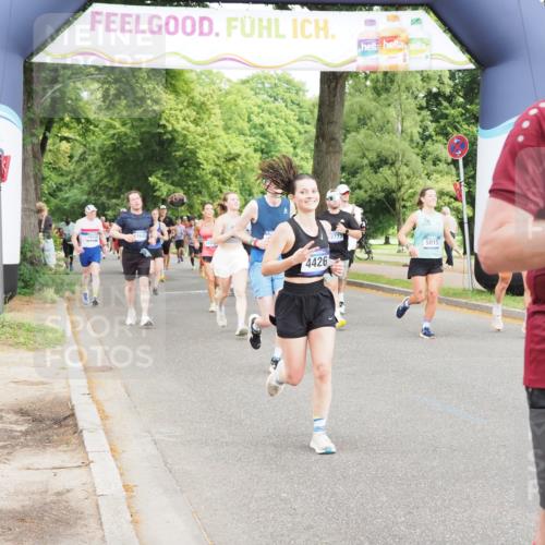 29.06.2025 - hella hamburg halbmarathon MichiJ http://msf.ph/oto/8368376 29.06.2025 10:44:16 Zwischen KM18-KM19 1200, 1833, 2025, 2488, 3413, 3859, 4426, 5015, 5134, 5457, 5458, 5728, 12773, 12774, 13376, 15110, 15584, 15726, 16830, 17769, 18966 meine-sportfotos.de