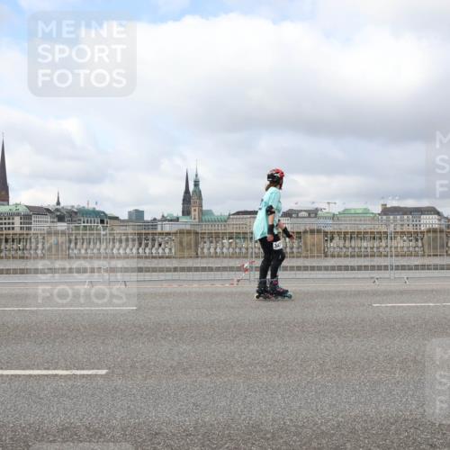 29.06.2025 - hella hamburg halbmarathon Lena Gebhardt http://msf.ph/oto/8368422 29.06.2025 09:10:56 Lombardsbrücke  meine-sportfotos.de