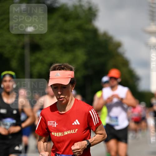 29.06.2025 - hella hamburg halbmarathon Dr. Thomas Lammeyer http://msf.ph/oto/8368439 29.06.2025 09:57:13 Kennedybrücke 1759, 2234, 2365, 2402, 2623, 2890, 2937, 3004, 3146, 3186, 3414, 4091, 4310, 4553, 4949, 5022, 5362, 5460, 5692, 6071, 6081, 6203, 6282, 6375, 6388, 6460, 6575, 6903, 7167, 7448, 7480, 7734, 9030, 9043, 9126, 9200, 9303, 9305, 9544, 9633, 9723, 9794, 9965, 11283 meine-sportfotos.de