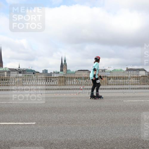 29.06.2025 - hella hamburg halbmarathon Lena Gebhardt http://msf.ph/oto/8368495 29.06.2025 09:10:56 Lombardsbrücke  meine-sportfotos.de