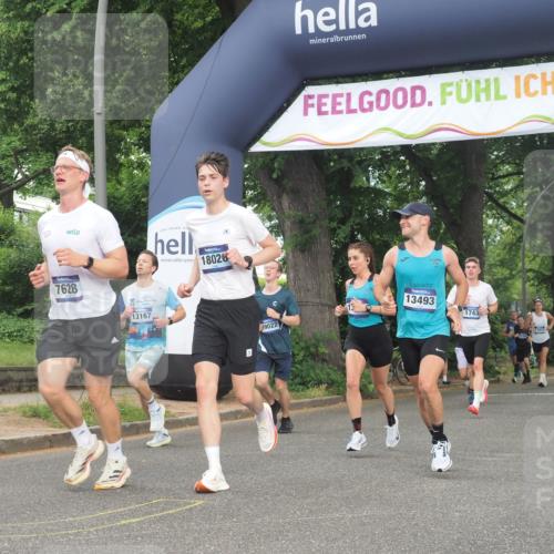 29.06.2025 - hella hamburg halbmarathon KatJ http://msf.ph/oto/8368515 29.06.2025 10:23:19 Zwischen KM18-KM19 1743, 5550, 7628 meine-sportfotos.de