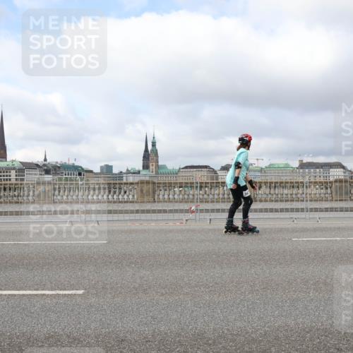 29.06.2025 - hella hamburg halbmarathon Lena Gebhardt http://msf.ph/oto/8368564 29.06.2025 09:10:56 Lombardsbrücke  meine-sportfotos.de