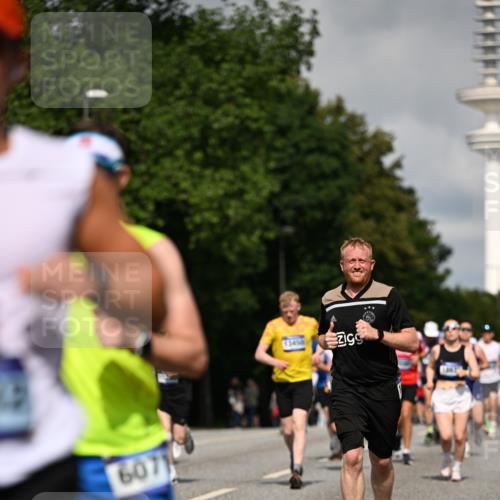 29.06.2025 - hella hamburg halbmarathon Dr. Thomas Lammeyer http://msf.ph/oto/8368583 29.06.2025 09:57:15 Kennedybrücke 1759, 2234, 2365, 2402, 2623, 2890, 2937, 3004, 3186, 3414, 4091, 4310, 4553, 4949, 5022, 5362, 5460, 5532, 5692, 6071, 6081, 6203, 6282, 6375, 6388, 6460, 6575, 6903, 7167, 7385, 7448, 7480, 7734, 9030, 9043, 9126, 9200, 9303, 9305, 9544, 9633, 9723, 9965, 11283 meine-sportfotos.de