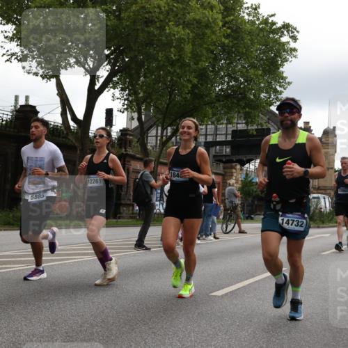 29.06.2025 - hella hamburg halbmarathon Yannick Fuchs http://msf.ph/oto/8368592 29.06.2025 10:53:28 20KM 2348, 2780, 3114, 3279, 3425, 3983, 4088, 4238, 4796, 4986, 5885, 6087, 6220, 6438, 7031, 7223, 7287, 8030, 8807, 9985, 10488, 10587, 10896, 10943, 11018, 11114, 11757, 11935, 11938, 12206, 12261, 12564, 12736, 12779, 12862, 13583, 13706, 13761, 14567, 14732, 14902, 14928, 14965, 15232, 15284, 15785, 16227, 16530, 16754, 16910, 16915, 16980, 17176, 17304, 17503, 17630, 18467, 18485, 18716, 18855, 19015, 19160 meine-sportfotos.de
