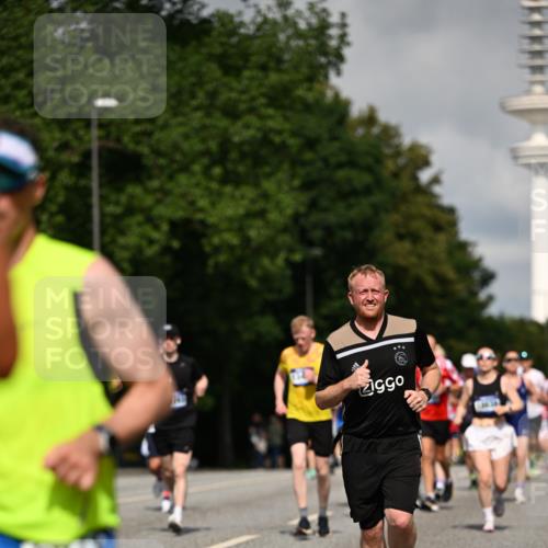 29.06.2025 - hella hamburg halbmarathon Dr. Thomas Lammeyer http://msf.ph/oto/8368613 29.06.2025 09:57:16 Kennedybrücke 1466, 1759, 2234, 2365, 2402, 2623, 2890, 2937, 3004, 3186, 3414, 4091, 4235, 4247, 4310, 4553, 4949, 5022, 5362, 5460, 5532, 5650, 5692, 6071, 6203, 6282, 6375, 6388, 6460, 6575, 6903, 7167, 7385, 7448, 7480, 7734, 9030, 9043, 9126, 9200, 9303, 9305, 9544, 9633, 9723, 9965, 11077, 11283 meine-sportfotos.de