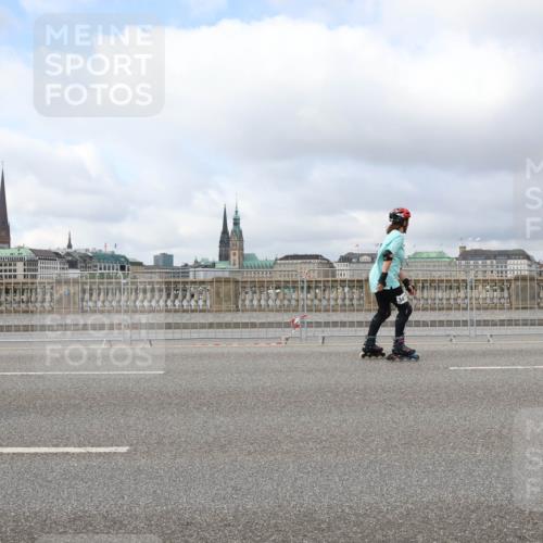 29.06.2025 - hella hamburg halbmarathon Lena Gebhardt http://msf.ph/oto/8368617 29.06.2025 09:10:56 Lombardsbrücke  meine-sportfotos.de