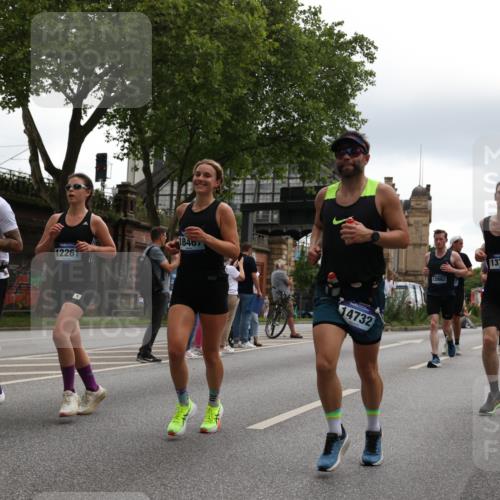 29.06.2025 - hella hamburg halbmarathon Yannick Fuchs http://msf.ph/oto/8368628 29.06.2025 10:53:28 20KM 2348, 2780, 3114, 3279, 3425, 3983, 4088, 4238, 4796, 4986, 5885, 6087, 6220, 6438, 7031, 7223, 7287, 8030, 8807, 9985, 10488, 10587, 10896, 10943, 11018, 11114, 11757, 11935, 11938, 12206, 12261, 12564, 12736, 12779, 12862, 13583, 13706, 13761, 14567, 14732, 14902, 14928, 14965, 15232, 15284, 15785, 16227, 16530, 16754, 16910, 16915, 16980, 17176, 17304, 17503, 17630, 18467, 18485, 18716, 18855, 19015, 19160 meine-sportfotos.de