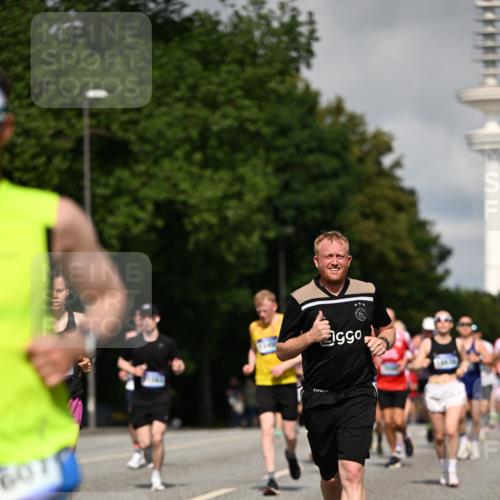 29.06.2025 - hella hamburg halbmarathon Dr. Thomas Lammeyer http://msf.ph/oto/8368630 29.06.2025 09:57:16 Kennedybrücke 1466, 1759, 2234, 2365, 2402, 2623, 2890, 2937, 3004, 3186, 3414, 4091, 4235, 4247, 4310, 4553, 4949, 5022, 5362, 5460, 5532, 5650, 5692, 6071, 6203, 6282, 6375, 6388, 6460, 6575, 6903, 7167, 7385, 7448, 7480, 7734, 9030, 9043, 9126, 9200, 9303, 9305, 9544, 9633, 9723, 9965, 11077, 11283 meine-sportfotos.de