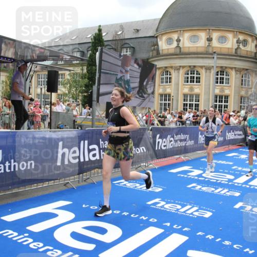 29.06.2025 - hella hamburg halbmarathon Michael Strokosch http://msf.ph/oto/8368633 29.06.2025 10:57:45 Ziel 1715, 1719, 1972, 2606, 7833, 10133, 12440, 12774, 13523, 14951, 15217, 15220, 16418, 17201, 17455, 17769, 17814, 18388, 18508, 18727, 18985 meine-sportfotos.de