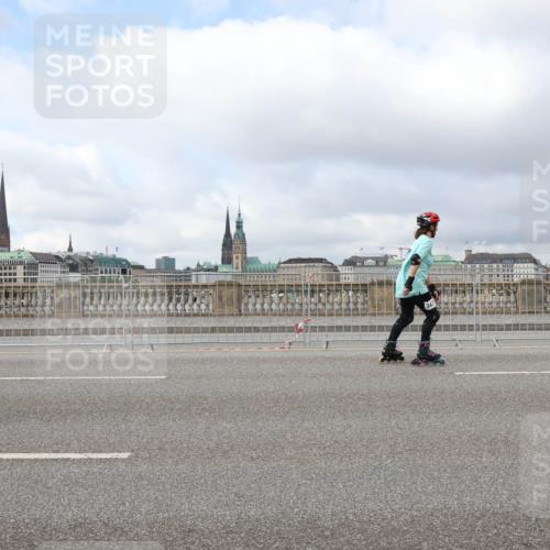 29.06.2025 - hella hamburg halbmarathon Lena Gebhardt http://msf.ph/oto/8368685 29.06.2025 09:10:56 Lombardsbrücke  meine-sportfotos.de