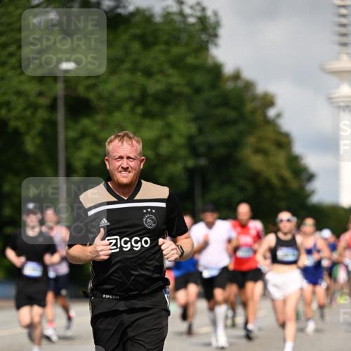 29.06.2025 - hella hamburg halbmarathon Dr. Thomas Lammeyer http://msf.ph/oto/8368734 29.06.2025 09:57:17 Kennedybrücke 1466, 2234, 2270, 2365, 2623, 2890, 2937, 3004, 3186, 3414, 4235, 4247, 4310, 4553, 4949, 5022, 5362, 5460, 5532, 5650, 5692, 6071, 6203, 6282, 6375, 6388, 6460, 6575, 6903, 7167, 7385, 7448, 7480, 7734, 9030, 9043, 9126, 9200, 9303, 9305, 9544, 9633, 9723, 9965, 11077, 11283 meine-sportfotos.de