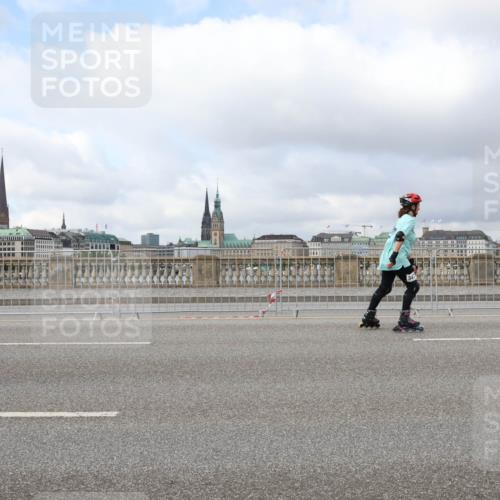 29.06.2025 - hella hamburg halbmarathon Lena Gebhardt http://msf.ph/oto/8368750 29.06.2025 09:10:57 Lombardsbrücke  meine-sportfotos.de