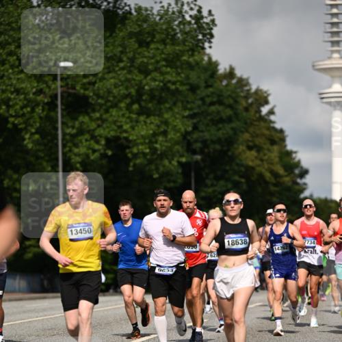 29.06.2025 - hella hamburg halbmarathon Dr. Thomas Lammeyer http://msf.ph/oto/8368822 29.06.2025 09:57:19 Kennedybrücke 1466, 2234, 2270, 2623, 2890, 2937, 3004, 3186, 3414, 3852, 4235, 4247, 4310, 4553, 4949, 5022, 5115, 5362, 5460, 5532, 5650, 6071, 6203, 6282, 6375, 6388, 6460, 6575, 6903, 7167, 7385, 7448, 7480, 7734, 8023, 9030, 9043, 9126, 9200, 9303, 9305, 9633, 9723, 9965, 10792, 11077, 11283 meine-sportfotos.de