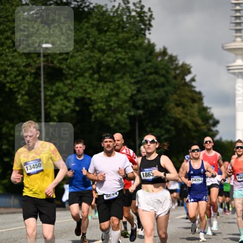 29.06.2025 - hella hamburg halbmarathon Dr. Thomas Lammeyer http://msf.ph/oto/8368846 29.06.2025 09:57:19 Kennedybrücke 1466, 2234, 2270, 2623, 2890, 2937, 3004, 3186, 3414, 3852, 4235, 4247, 4310, 4553, 4949, 5022, 5115, 5362, 5460, 5532, 5650, 6071, 6203, 6282, 6375, 6388, 6460, 6575, 6903, 7167, 7385, 7448, 7480, 7734, 8023, 9030, 9043, 9126, 9200, 9303, 9305, 9633, 9723, 9965, 10792, 11077, 11283 meine-sportfotos.de