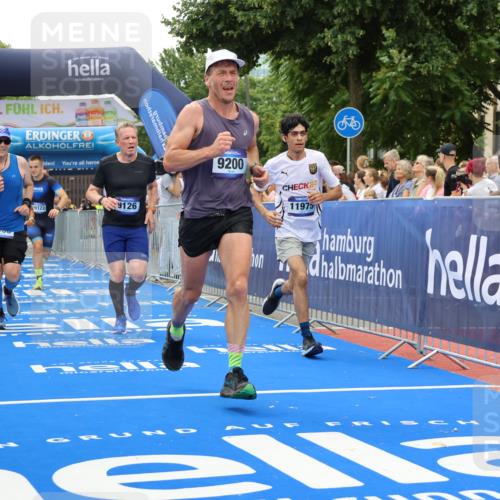 29.06.2025 - hella hamburg halbmarathon Strokosch-Dieckow http://msf.ph/oto/8368847 29.06.2025 10:49:49 Ziel 2540, 3543, 4017, 5460, 5894, 6125, 8454, 8455, 9126, 9200, 9491, 9551, 9597, 9723, 9924, 11975, 12527, 12733, 13159, 13463, 14794, 16716, 16732, 16800, 16877, 16887, 17282, 17753, 18926, 19109, 19122 meine-sportfotos.de