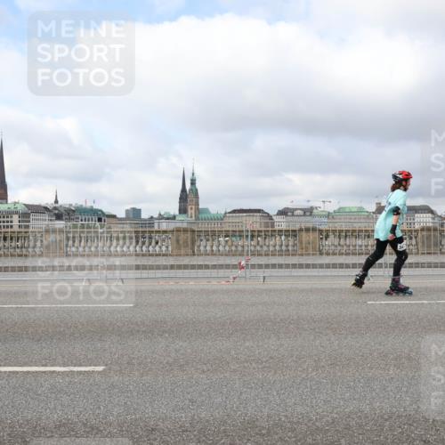 29.06.2025 - hella hamburg halbmarathon Lena Gebhardt http://msf.ph/oto/8368851 29.06.2025 09:10:57 Lombardsbrücke  meine-sportfotos.de