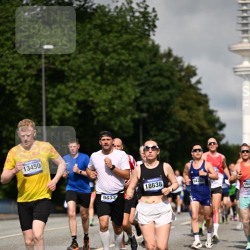 29.06.2025 - hella hamburg halbmarathon Dr. Thomas Lammeyer http://msf.ph/oto/8368854 29.06.2025 09:57:19 Kennedybrücke 1466, 2234, 2270, 2623, 2890, 2937, 3004, 3186, 3414, 3852, 4235, 4247, 4310, 4553, 4949, 5022, 5115, 5362, 5460, 5532, 5650, 6071, 6203, 6282, 6375, 6388, 6460, 6575, 6903, 7167, 7385, 7448, 7480, 7734, 8023, 9030, 9043, 9126, 9200, 9303, 9305, 9633, 9723, 9965, 10792, 11077, 11283 meine-sportfotos.de