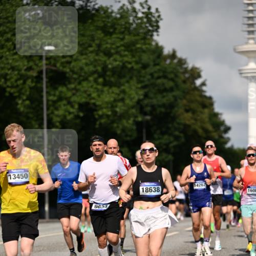 29.06.2025 - hella hamburg halbmarathon Dr. Thomas Lammeyer http://msf.ph/oto/8368872 29.06.2025 09:57:19 Kennedybrücke 1466, 2234, 2270, 2623, 2890, 2937, 3004, 3186, 3414, 3852, 4235, 4247, 4310, 4553, 4949, 5022, 5115, 5362, 5460, 5532, 5650, 6071, 6203, 6282, 6375, 6388, 6460, 6575, 6903, 7167, 7385, 7448, 7480, 7734, 8023, 9030, 9043, 9126, 9200, 9303, 9305, 9633, 9723, 9965, 10792, 11077, 11283 meine-sportfotos.de