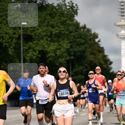 29.06.2025 - hella hamburg halbmarathon Dr. Thomas Lammeyer http://msf.ph/oto/8368909 29.06.2025 09:57:20 Kennedybrücke 1466, 2234, 2270, 2516, 2890, 2937, 3004, 3186, 3414, 3852, 4140, 4235, 4247, 4310, 4553, 4949, 5022, 5115, 5362, 5460, 5528, 5532, 5650, 6071, 6203, 6282, 6375, 6388, 6460, 6575, 6903, 7167, 7385, 7448, 7480, 7734, 8023, 9030, 9043, 9126, 9200, 9303, 9305, 9633, 9723, 9965, 10792, 11077, 11283 meine-sportfotos.de