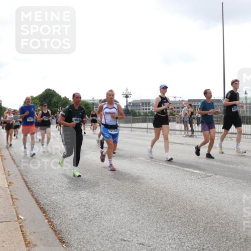 29.06.2025 - hella hamburg halbmarathon Lena Gebhardt http://msf.ph/oto/8368939 29.06.2025 10:39:38 Lombardsbrücke 12217, 1084, 6321, 19104, 1760, 1856, 1883, 2092, 2313, 2574, 2578, 2843, 2893, 2976, 3046, 3275, 3353, 3727, 3882, 3883, 3884, 4298, 4523, 4603, 4609, 4659, 4752, 4855, 4882, 5045, 5701, 6321, 6342, 6343, 6427, 6428, 6719, 6726, 6739, 6748, 7045, 7053, 7125, 7199, 7341, 7429, 7501, 7506, 7524, 7684, 8107, 8203, 8243, 8612, 8995, 9393, 9420, 9446, 9569, 9698, 9747, 9777, 10001, 10441, 10512, 10516 meine-sportfotos.de