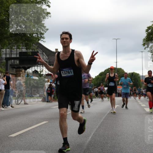 29.06.2025 - hella hamburg halbmarathon Yannick Fuchs http://msf.ph/oto/8368970 29.06.2025 10:53:29 20KM 2348, 2780, 3114, 3279, 3425, 4238, 4796, 4986, 5885, 6087, 6220, 6438, 7031, 7223, 7287, 8030, 8326, 8807, 9985, 10488, 10587, 10896, 10943, 11018, 11114, 11757, 11935, 11938, 12206, 12261, 12564, 12736, 12779, 12862, 13583, 13706, 13761, 14567, 14732, 14902, 14928, 14965, 15232, 15284, 15785, 16227, 16530, 16754, 16910, 16915, 16980, 17176, 17304, 17503, 17630, 18467, 18485, 18716, 18855, 19015, 19160 meine-sportfotos.de