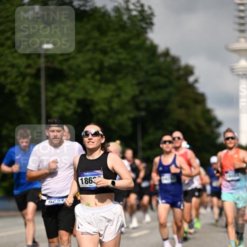 29.06.2025 - hella hamburg halbmarathon Dr. Thomas Lammeyer http://msf.ph/oto/8369061 29.06.2025 09:57:20 Kennedybrücke 1466, 2234, 2270, 2516, 2890, 2937, 3004, 3186, 3414, 3852, 4140, 4235, 4247, 4310, 4553, 4949, 5022, 5115, 5362, 5460, 5528, 5532, 5650, 6071, 6203, 6282, 6375, 6388, 6460, 6575, 6903, 7167, 7385, 7448, 7480, 7734, 8023, 9030, 9043, 9126, 9200, 9303, 9305, 9633, 9723, 9965, 10792, 11077, 11283 meine-sportfotos.de