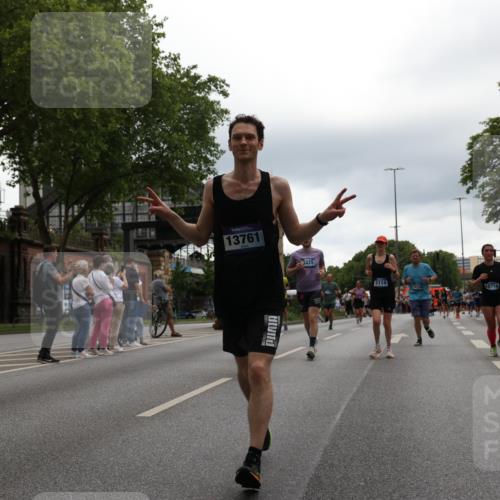 29.06.2025 - hella hamburg halbmarathon Yannick Fuchs http://msf.ph/oto/8369079 29.06.2025 10:53:30 20KM 2348, 2780, 3114, 3279, 3425, 4238, 4796, 4986, 5885, 6087, 6220, 6438, 7031, 7287, 8030, 8326, 8481, 8807, 9985, 10488, 10587, 10896, 11018, 11114, 11757, 11935, 11938, 12206, 12261, 12564, 12736, 12779, 12862, 13583, 13706, 13761, 14567, 14732, 14902, 14928, 14965, 15232, 15284, 15785, 15914, 16227, 16530, 16754, 16910, 16915, 16980, 17176, 17304, 17503, 17630, 18467, 18485, 18716, 18855, 19015, 19160 meine-sportfotos.de