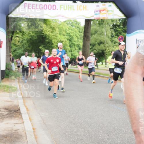 29.06.2025 - hella hamburg halbmarathon MichiJ http://msf.ph/oto/8369082 29.06.2025 10:44:22 Zwischen KM18-KM19 1200, 3575, 4632, 5015, 5134, 5391, 5728, 6892, 7159, 9316, 11645, 12773, 15110, 15220, 16418, 16531, 16909, 17405, 17848, 18180 meine-sportfotos.de