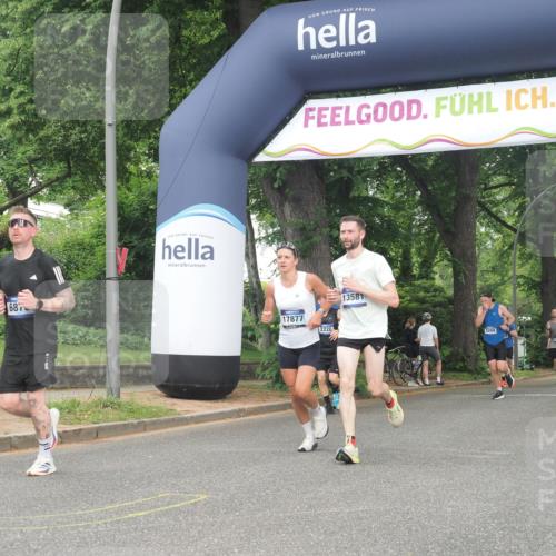 29.06.2025 - hella hamburg halbmarathon KatJ http://msf.ph/oto/8369087 29.06.2025 10:23:23 Zwischen KM18-KM19 1743, 7628 meine-sportfotos.de