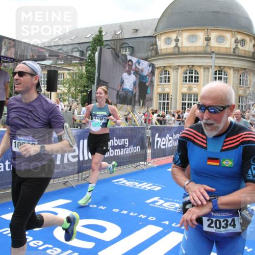 29.06.2025 - hella hamburg halbmarathon Michael Strokosch http://msf.ph/oto/8369105 29.06.2025 10:57:54 Ziel 1972, 2034, 2806, 2883, 5391, 7138, 7269, 9820, 10599, 10703, 11394, 12440, 12523, 13376, 14737, 15349, 16517, 17543, 18492, 18727 meine-sportfotos.de