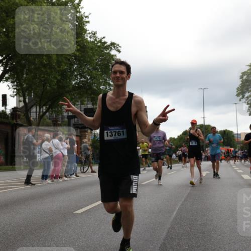 29.06.2025 - hella hamburg halbmarathon Yannick Fuchs http://msf.ph/oto/8369106 29.06.2025 10:53:30 20KM 2348, 2780, 3114, 3279, 3425, 4238, 4796, 4986, 5885, 6087, 6220, 6438, 7031, 7287, 8030, 8326, 8481, 8807, 9985, 10488, 10587, 10896, 11018, 11114, 11757, 11935, 11938, 12206, 12261, 12564, 12736, 12779, 12862, 13583, 13706, 13761, 14567, 14732, 14902, 14928, 14965, 15232, 15284, 15785, 15914, 16227, 16530, 16754, 16910, 16915, 16980, 17176, 17304, 17503, 17630, 18467, 18485, 18716, 18855, 19015, 19160 meine-sportfotos.de